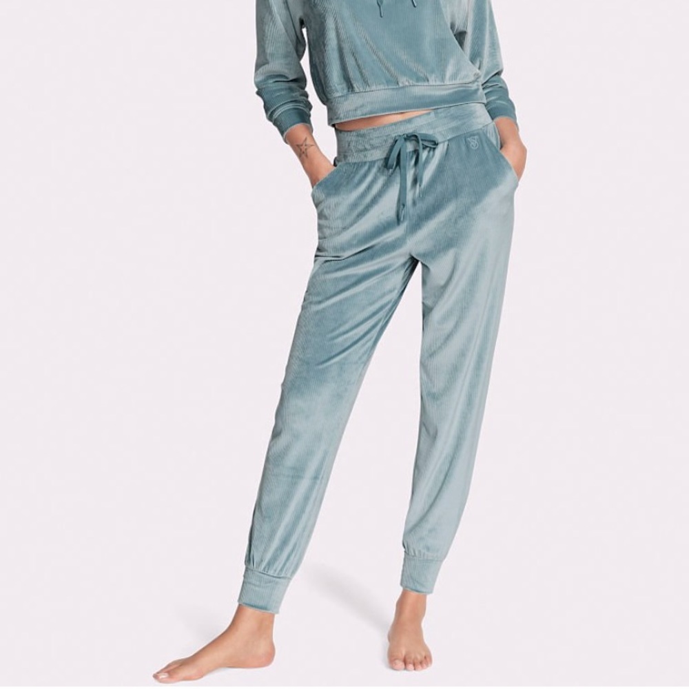 VS Velour Ribbed Jogger NWOT